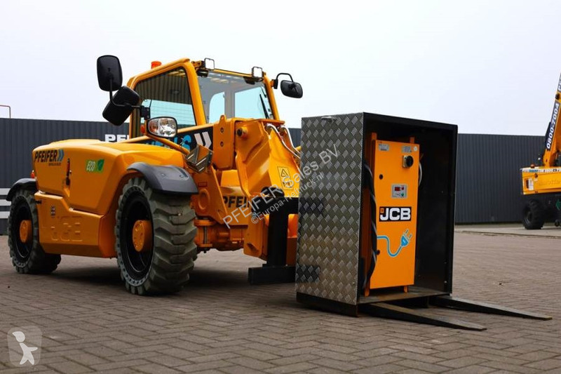 رافعة شوكية تلسكوبية JCB 525-60E Valid...