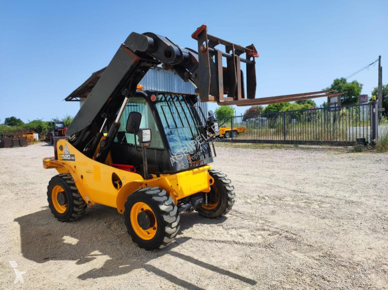 Încărcător telescopic JCB