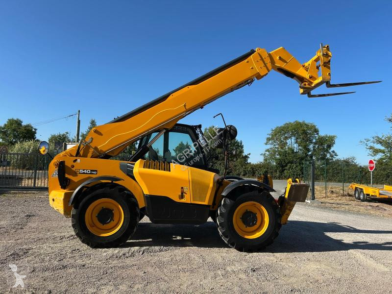 Încărcător telescopic JCB