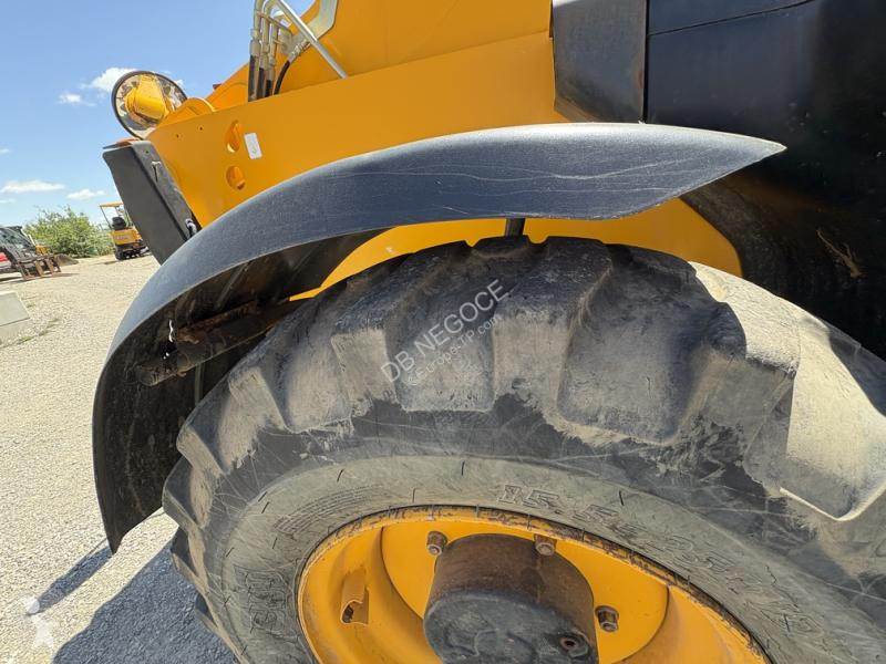 Încărcător telescopic JCB