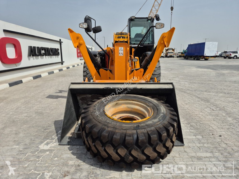 رافعة شوكية تلسكوبية JCB 540-200