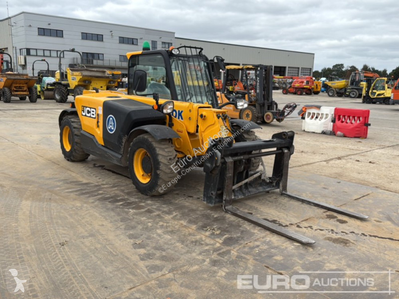 رافعة شوكية تلسكوبية JCB 525-60 Hi Viz