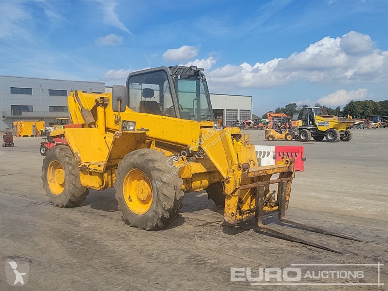 Teleskopický vozík JCB 525-67