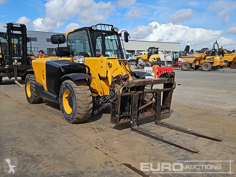 Teleskopický vozík JCB 525-60 Hi Viz