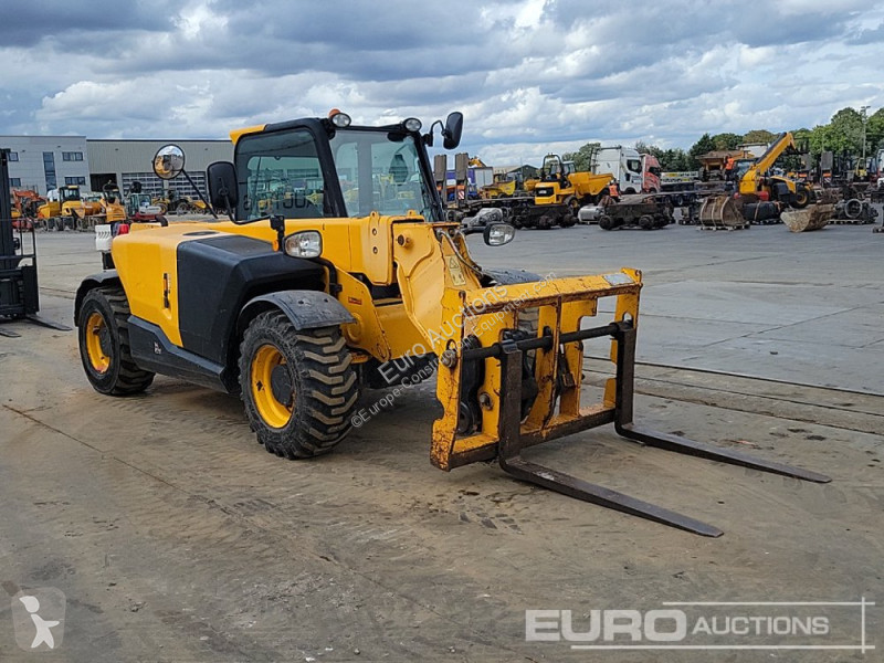 Teleskopický vozík JCB 525-60 Hi Viz