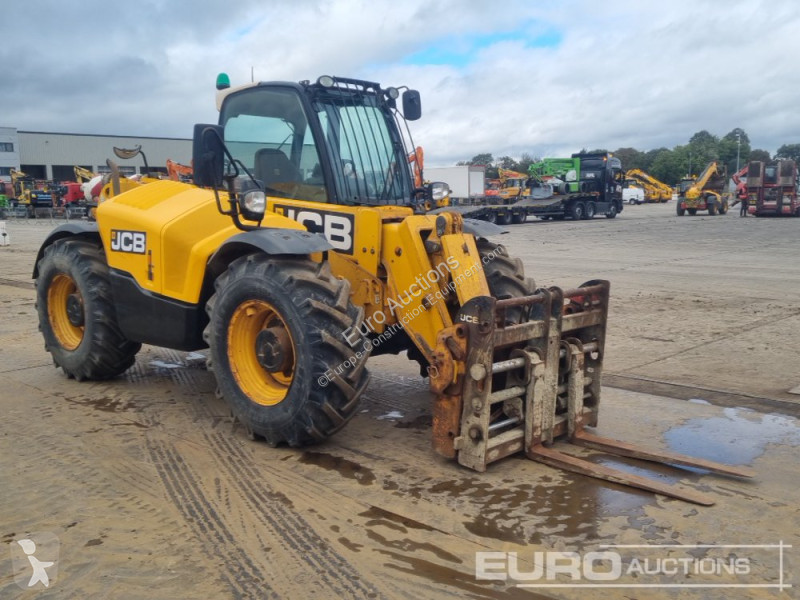 Teleskopický vozík JCB 531-70