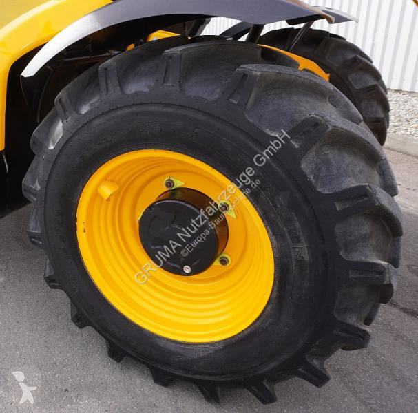 رافعة شوكية تلسكوبية JCB