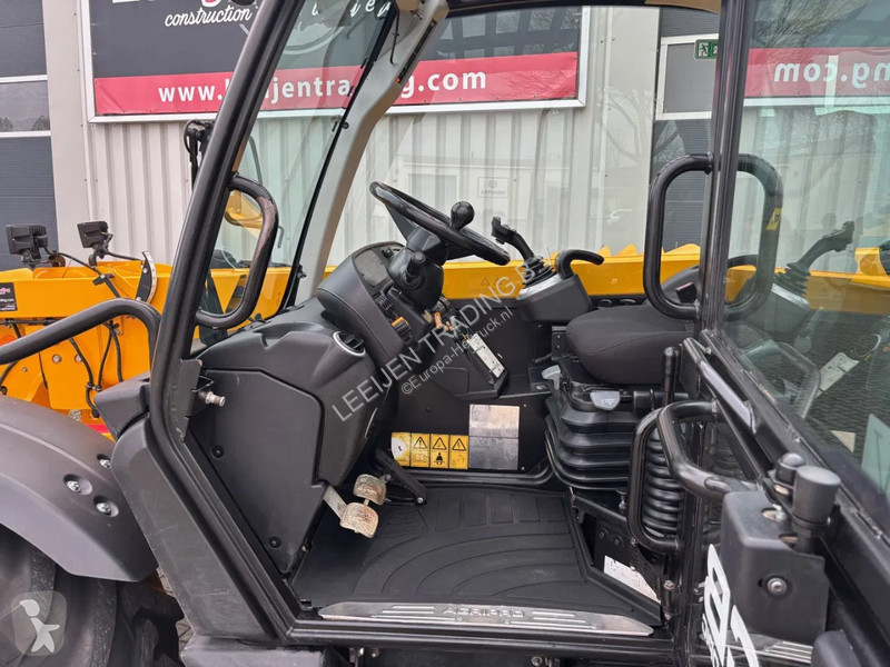 رافعة شوكية تلسكوبية JCB Agripro Telehandler,...