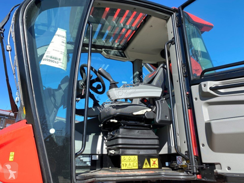 Teleskopický manipulátor Manitou MRT2145