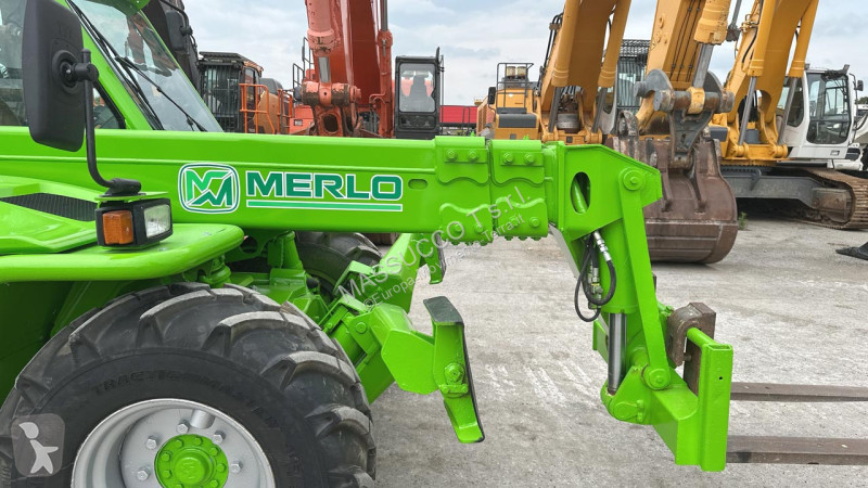 Teleskopický manipulátor Merlo P38.13 PLUS