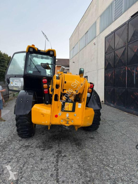 رافعة شوكية تلسكوبية JCB