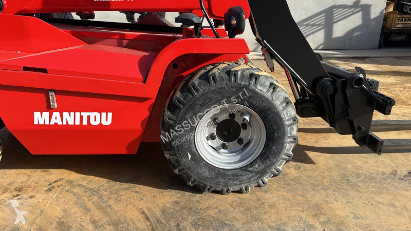 Teleskopický manipulátor Manitou BT 420 4x4