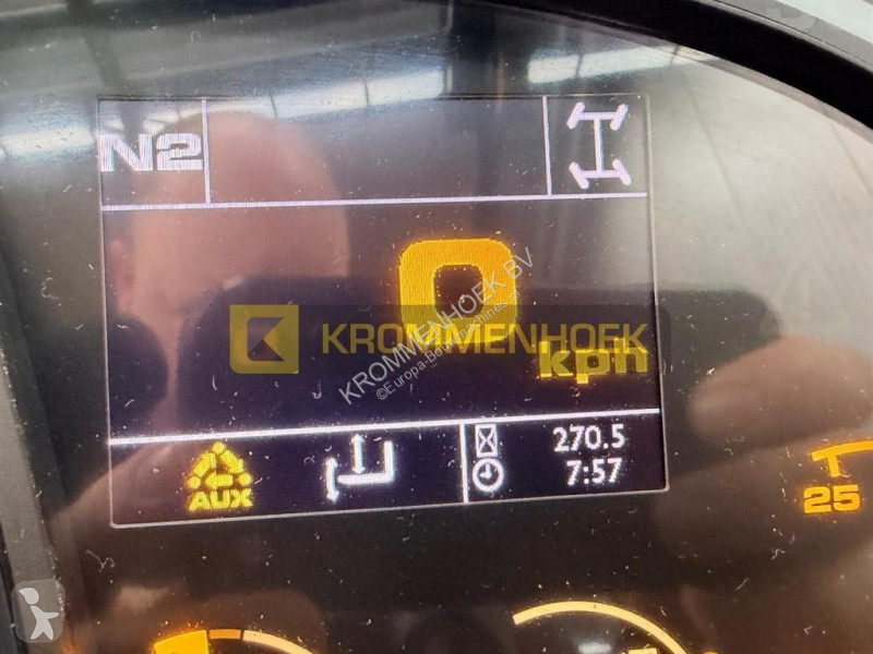 رافعة شوكية تلسكوبية JCB HiViz