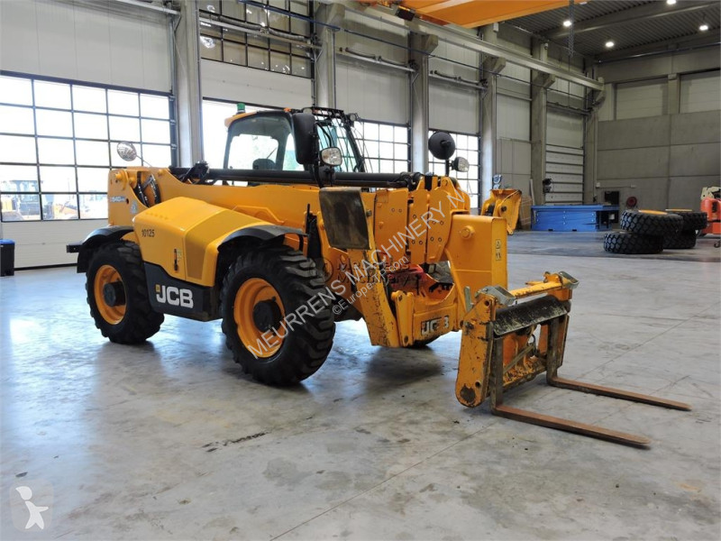 رافعة شوكية تلسكوبية JCB