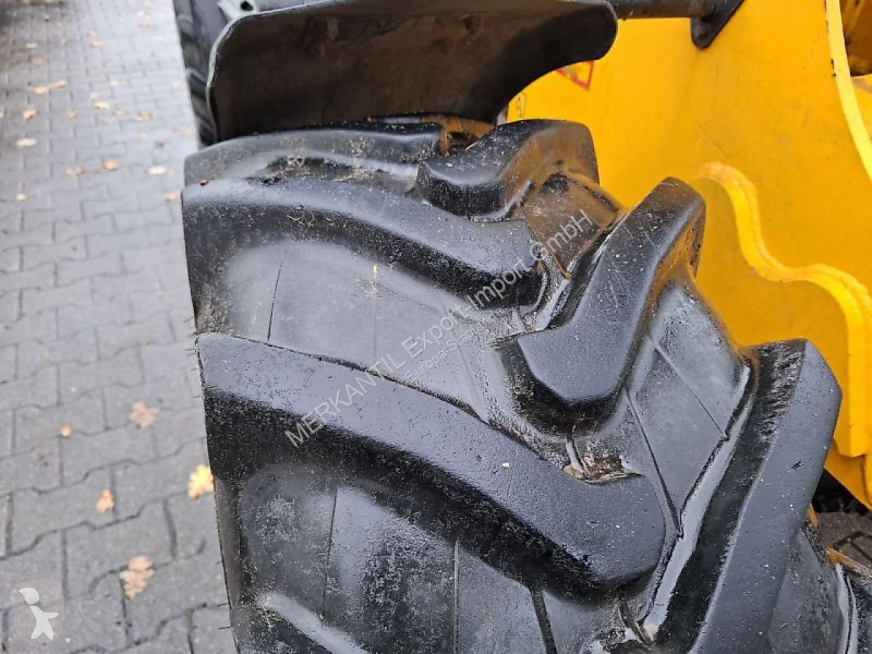 Teleskopický manipulátor JCB  TM 180