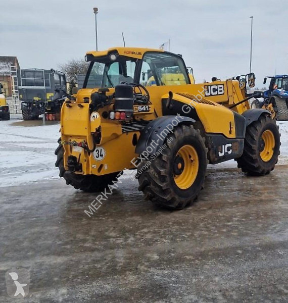 رافعة شوكية تلسكوبية JCB Agri Plus