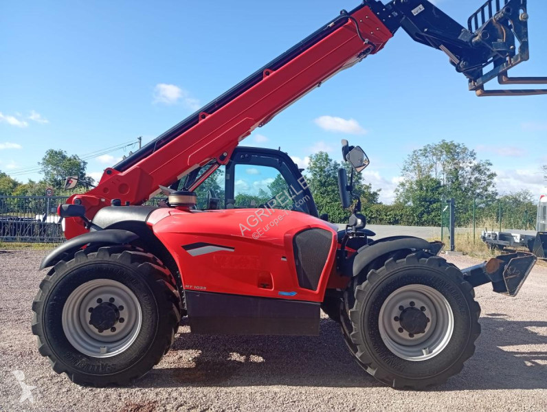 Teleskopický manipulátor Manitou  MT1033