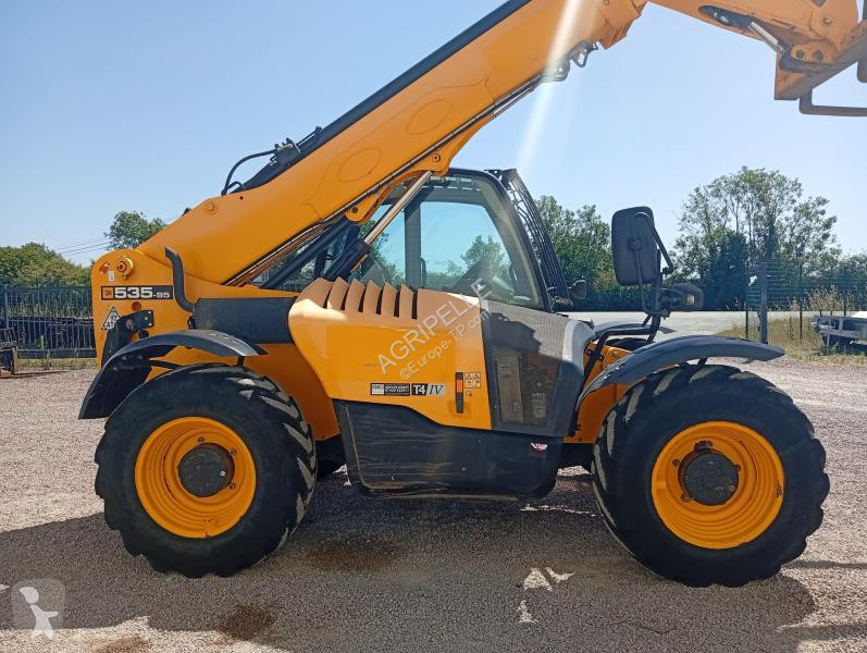 رافعة شوكية تلسكوبية JCB
