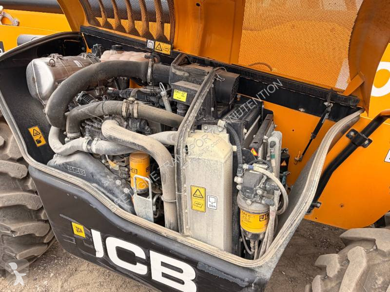 Teleskopický manipulátor JCB 540-180