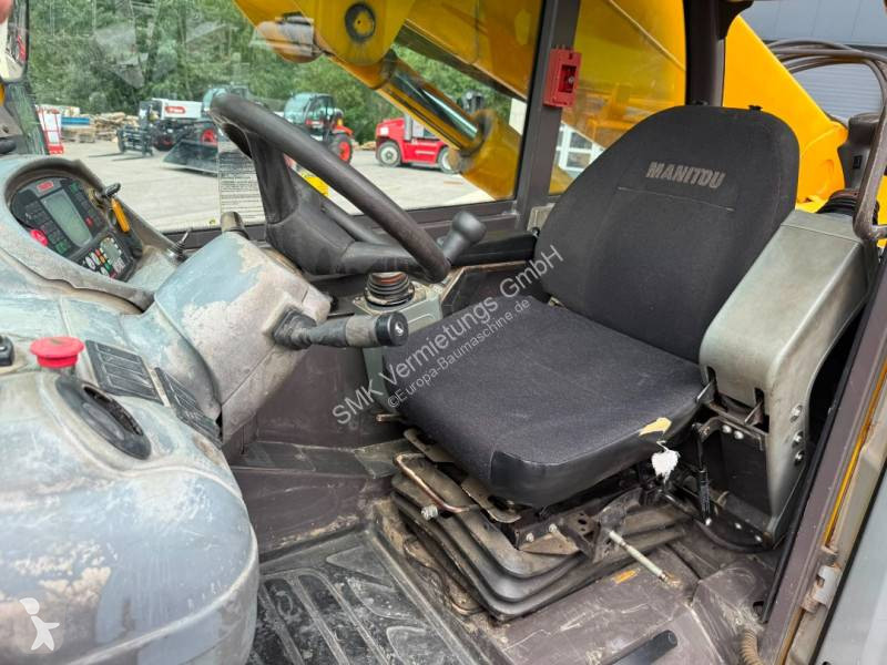 رافعة شوكية تلسكوبية Manitou