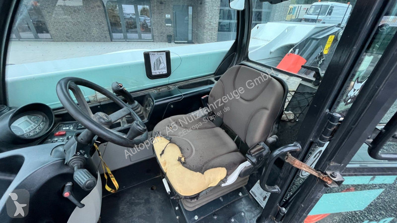 رافعة شوكية تلسكوبية Bobcat T35.105LB...