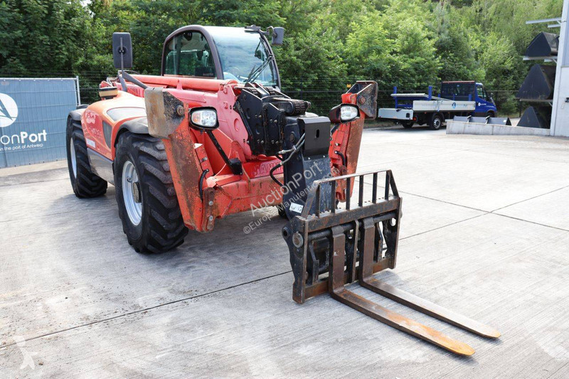 Телескопический погрузчик Manitou