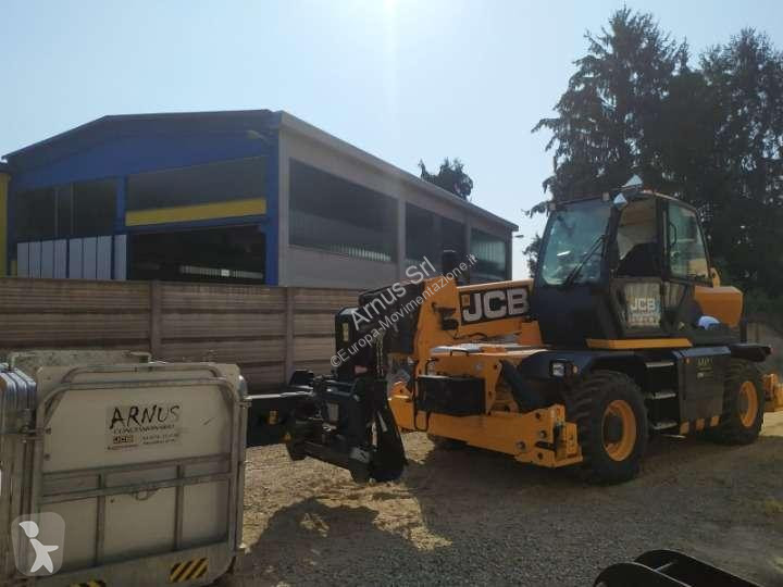 رافعة شوكية تلسكوبية JCB