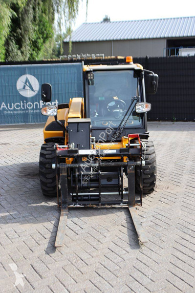 Телескопический погрузчик JCB 514-40 CON
