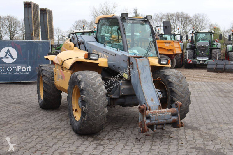 Телескопичен товарач New Holland LM 410