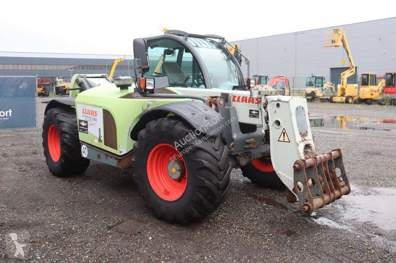 رافعة شوكية تلسكوبية Claas SCORPION