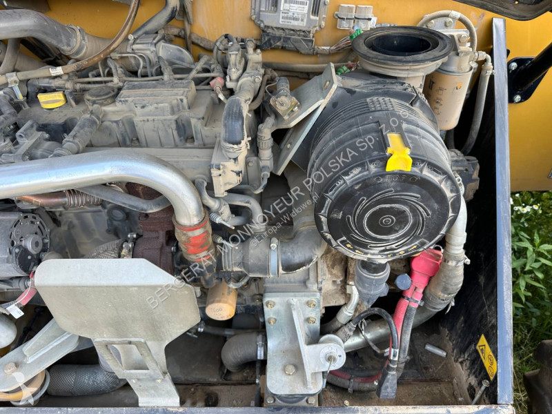 Chariot télescopique Caterpillar TH417D