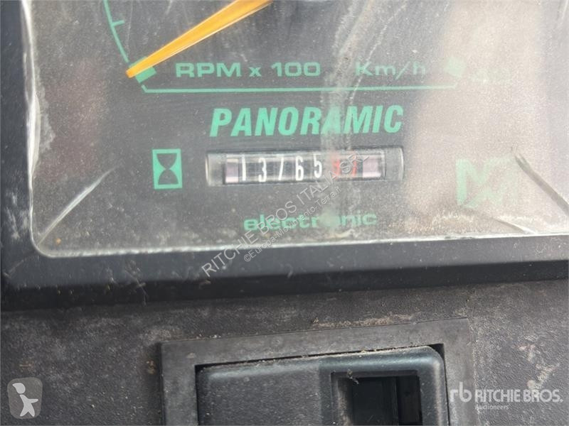 Телескопічний навантажувач Merlo P60.10EV