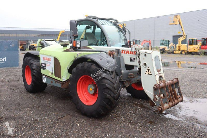 رافعة شوكية تلسكوبية Claas SCORPION