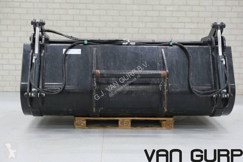 Verreiker Manitou Pelikaanbak mestvork 240 cm