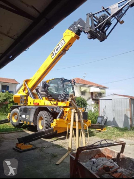 Încărcător telescopic JCB 555 210