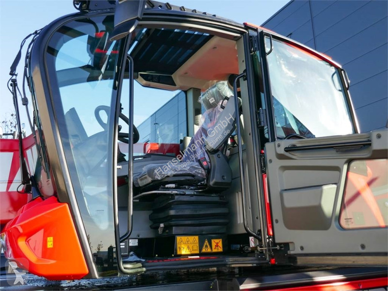 رافعة شوكية تلسكوبية Manitou MRT 2570