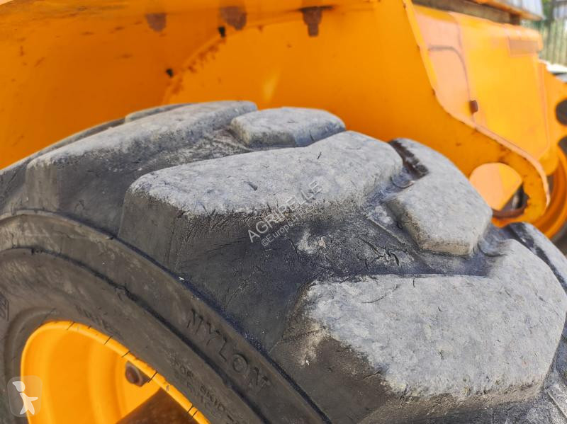Încărcător telescopic JCB