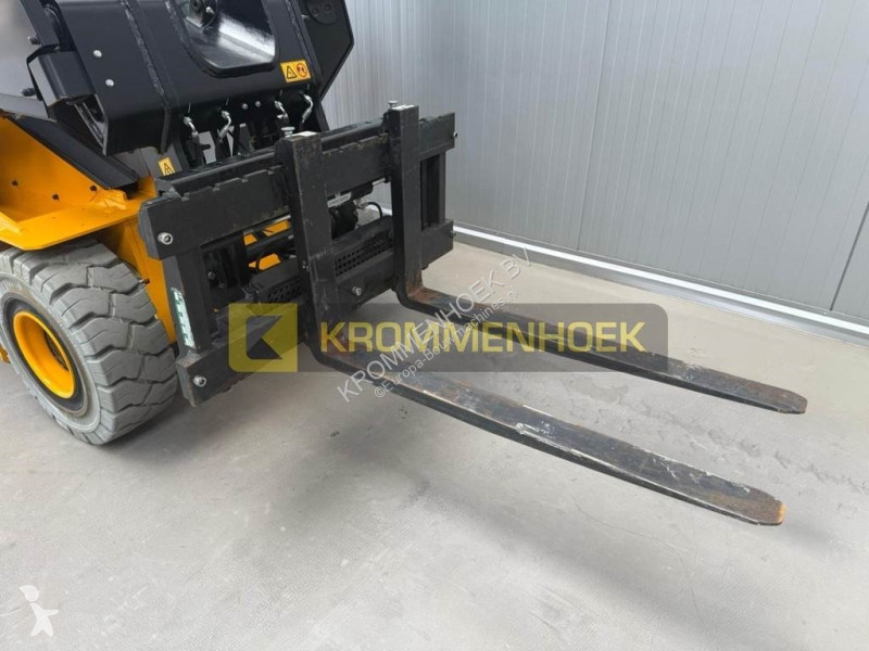 Sollevatori telescopici JCB 35-22E Demo