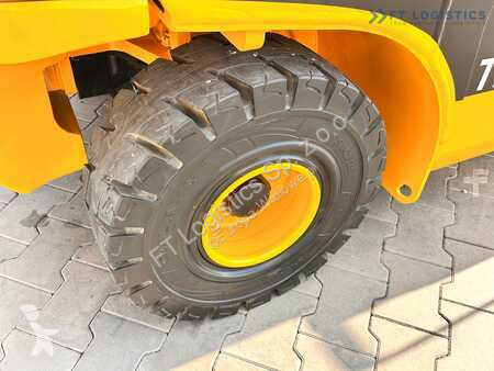 Încărcător telescopic JCB