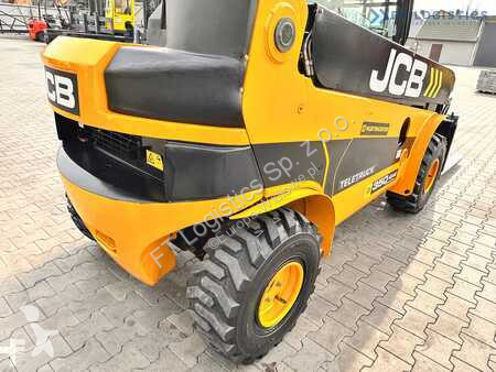 Încărcător telescopic JCB