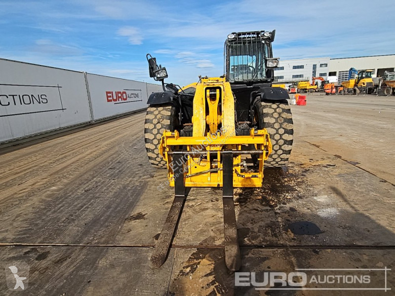 Teleskopický vozík JCB 560-80