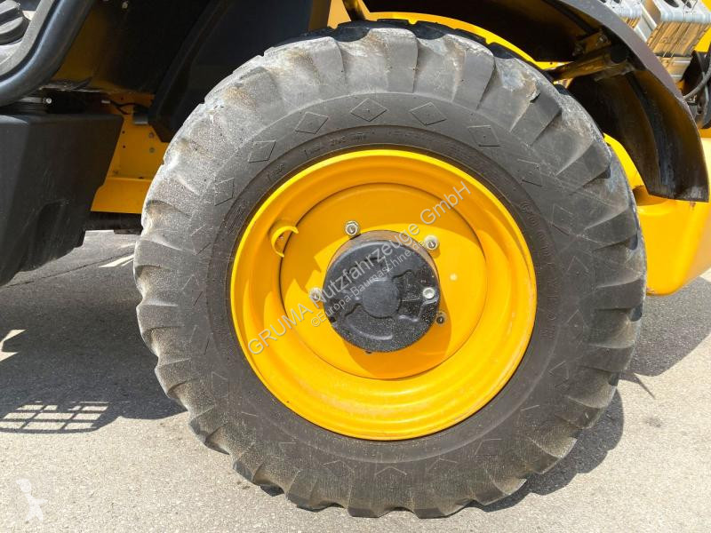 Încărcător telescopic JCB HI-VIZ