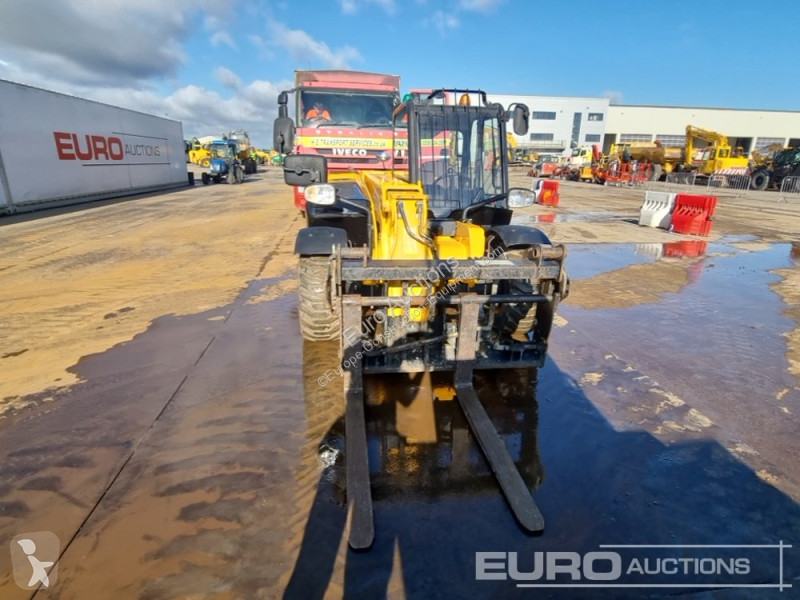 Teleskopický vozík JCB 525-60 Hi Viz