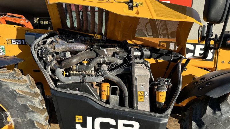 رافعة شوكية تلسكوبية JCB