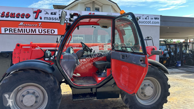 رافعة شوكية تلسكوبية Manitou 4x4x4