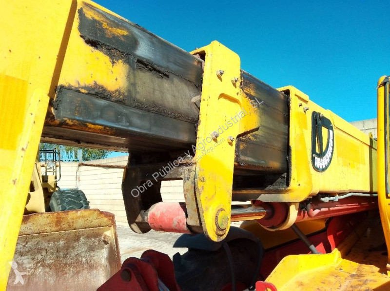 رافعة شوكية تلسكوبية Manitou