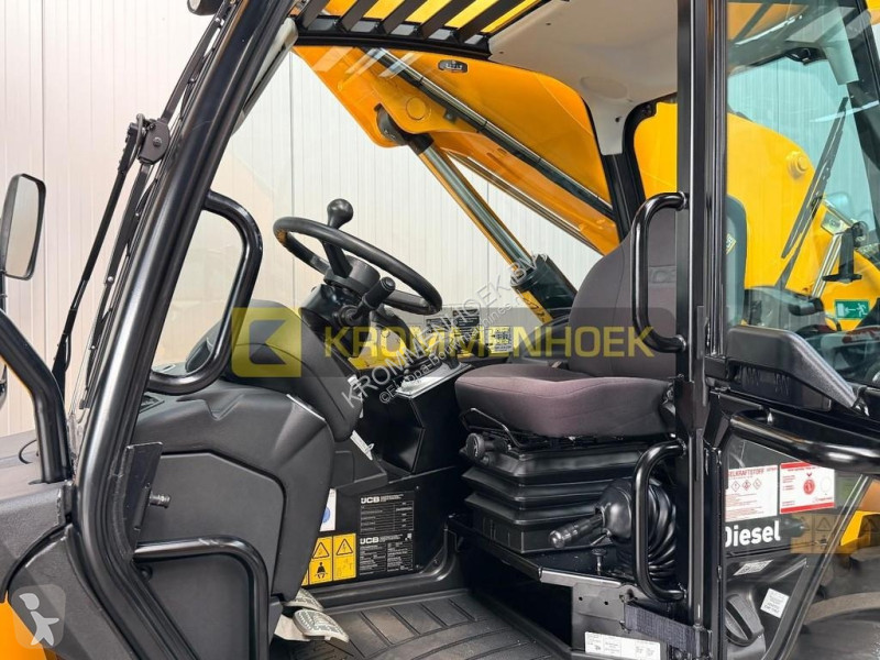 رافعة شوكية تلسكوبية JCB HiViz