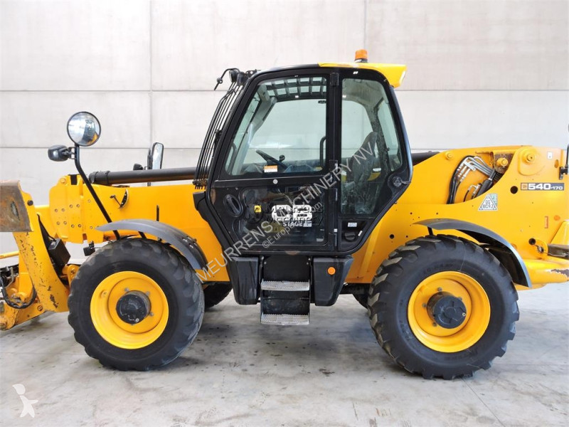 رافعة شوكية تلسكوبية JCB