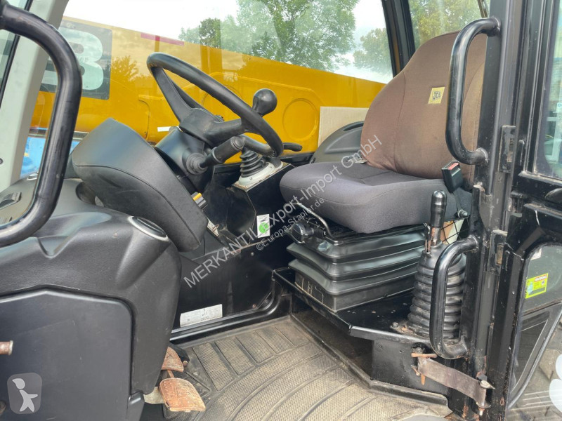 رافعة شوكية تلسكوبية JCB DE 34km/h