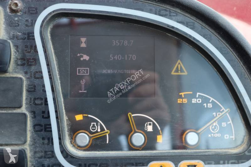 رافعة شوكية تلسكوبية JCB